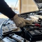 Changer sa batterie de voiture : guide complet étape par étape