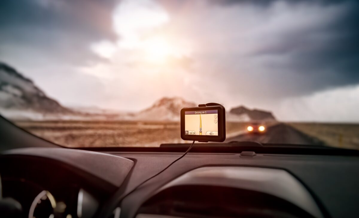 Navigateur GPS dans la voiture