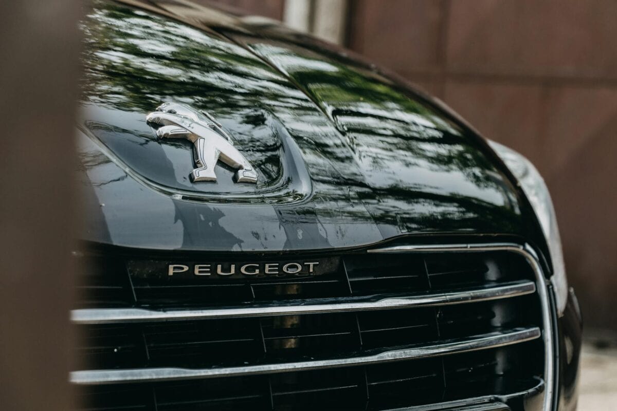 Peugeot 608 : mythe ou réalité ? Guide complet 2025