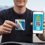 Vignette autoroutière Suisse, version physique ou version électronique.